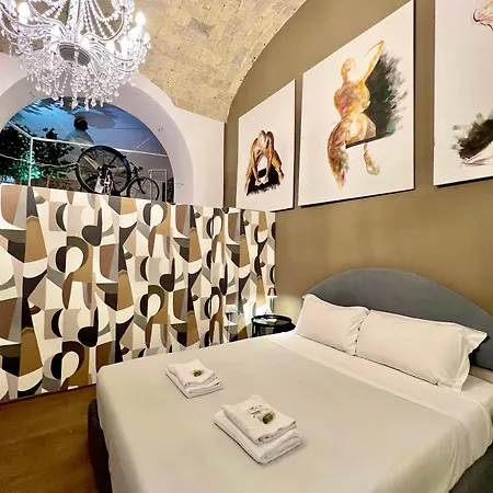 Luxury Art Rom